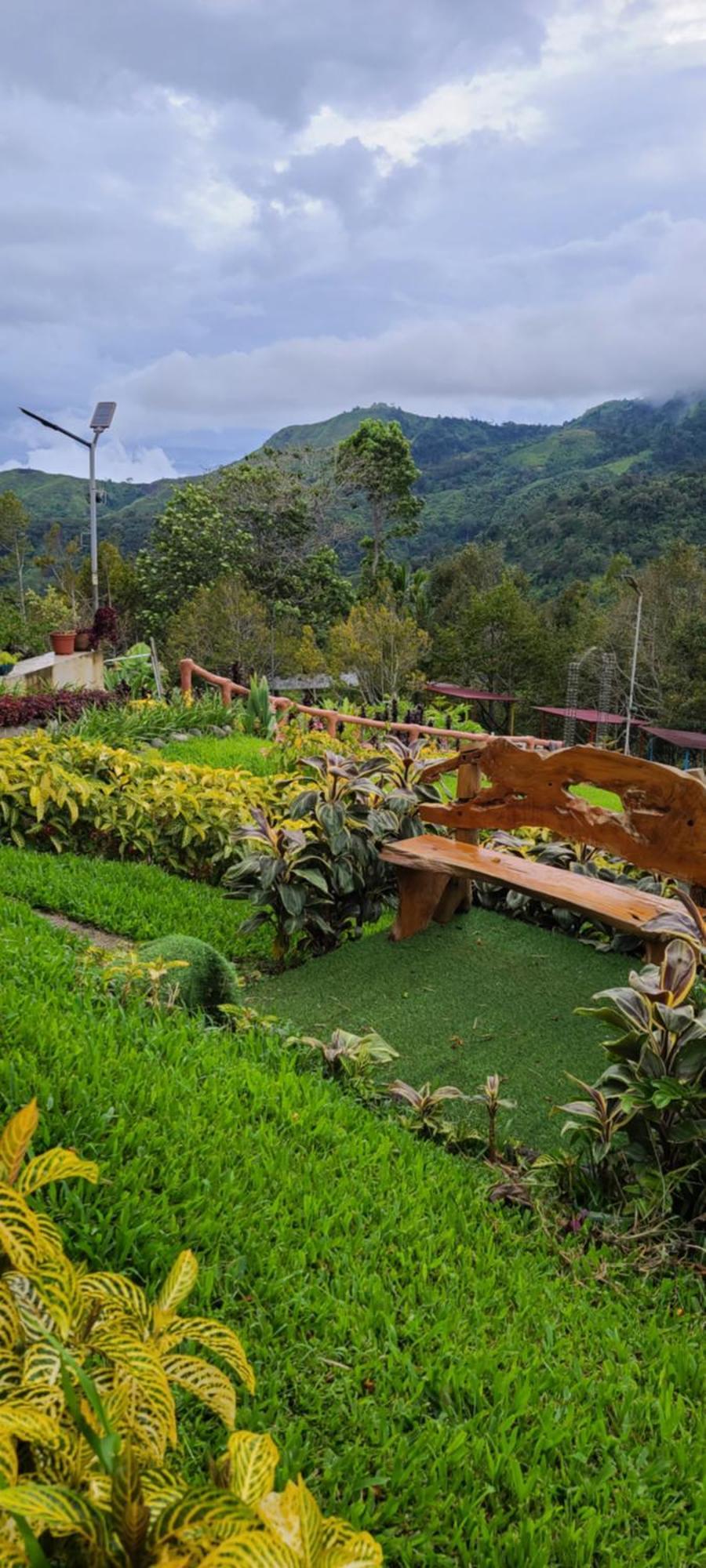 Serene Mountain Escape Digos Kültér fotó
