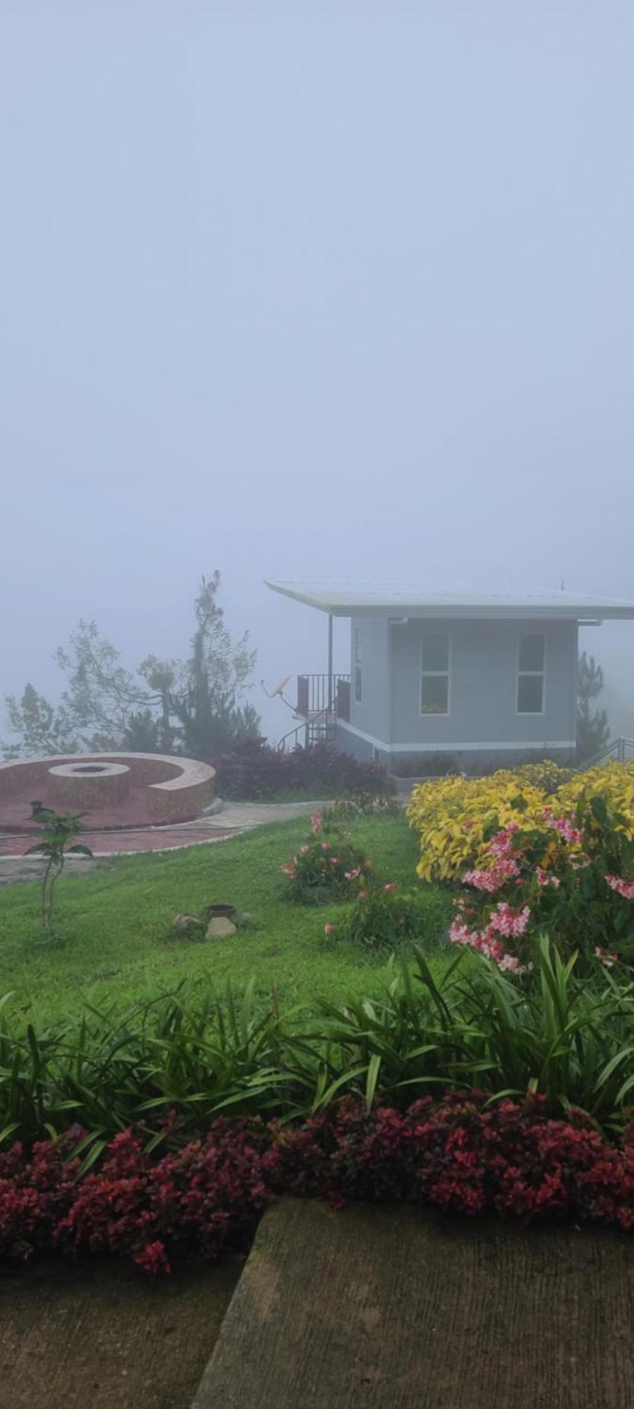 Serene Mountain Escape Digos Kültér fotó