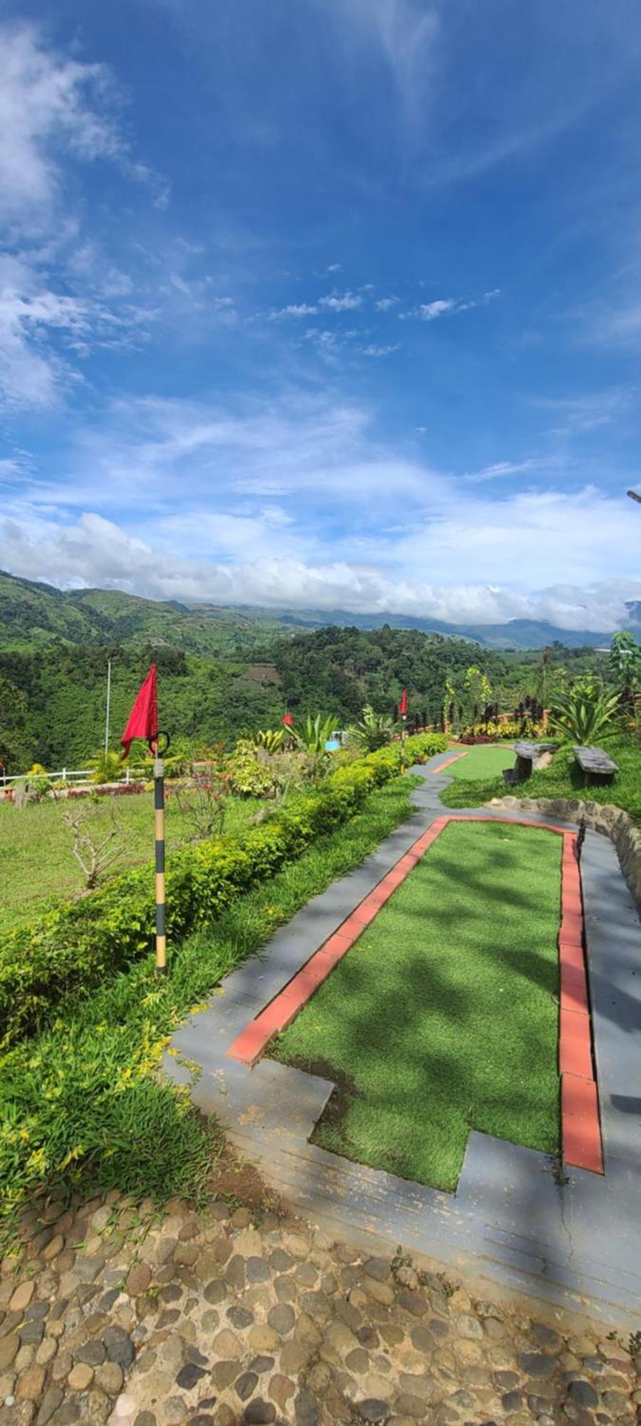 Serene Mountain Escape Digos Kültér fotó